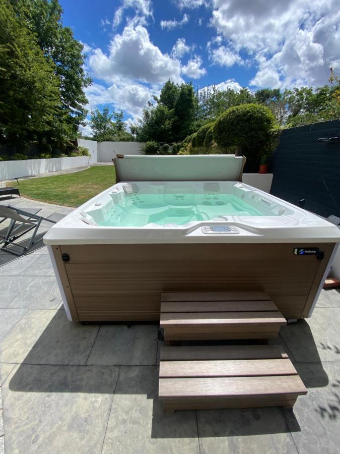 Dream House London With Gym, Cinema And Housekeeper Villa Ийлинг Екстериор снимка