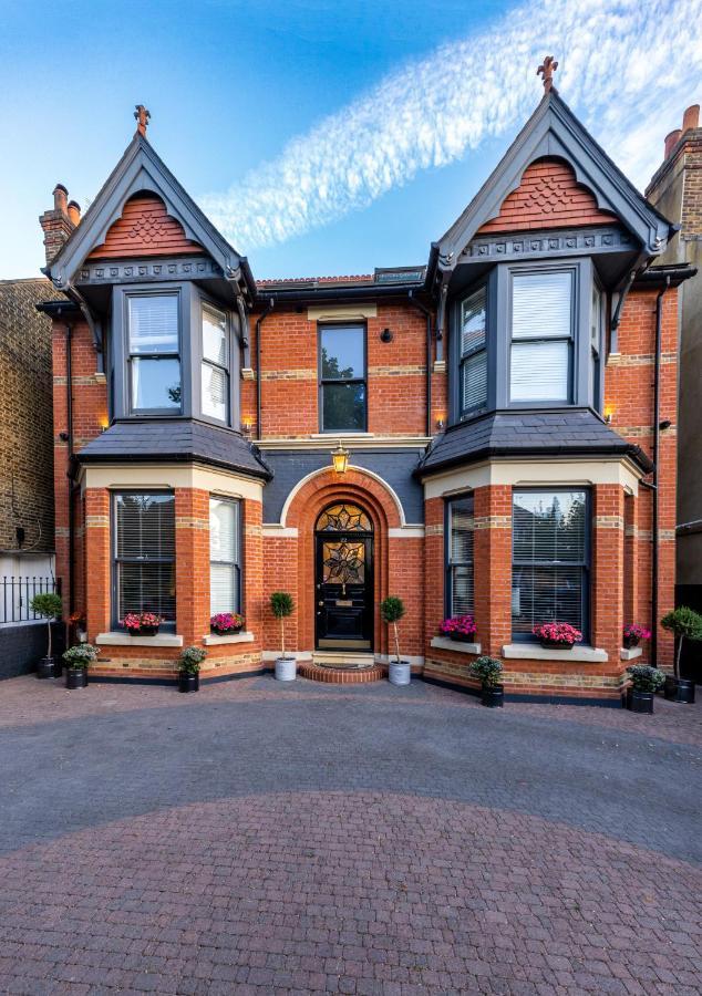 Dream House London With Gym, Cinema And Housekeeper Villa Ийлинг Екстериор снимка
