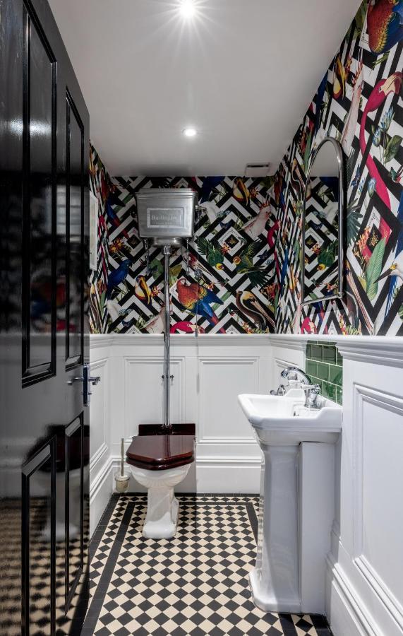 Dream House London With Gym, Cinema And Housekeeper Villa Ийлинг Екстериор снимка