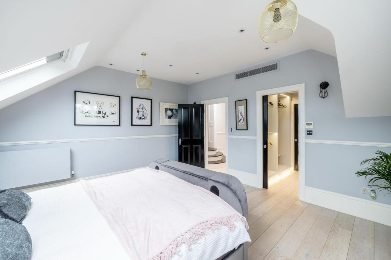 Dream House London With Gym, Cinema And Housekeeper Villa Ийлинг Екстериор снимка