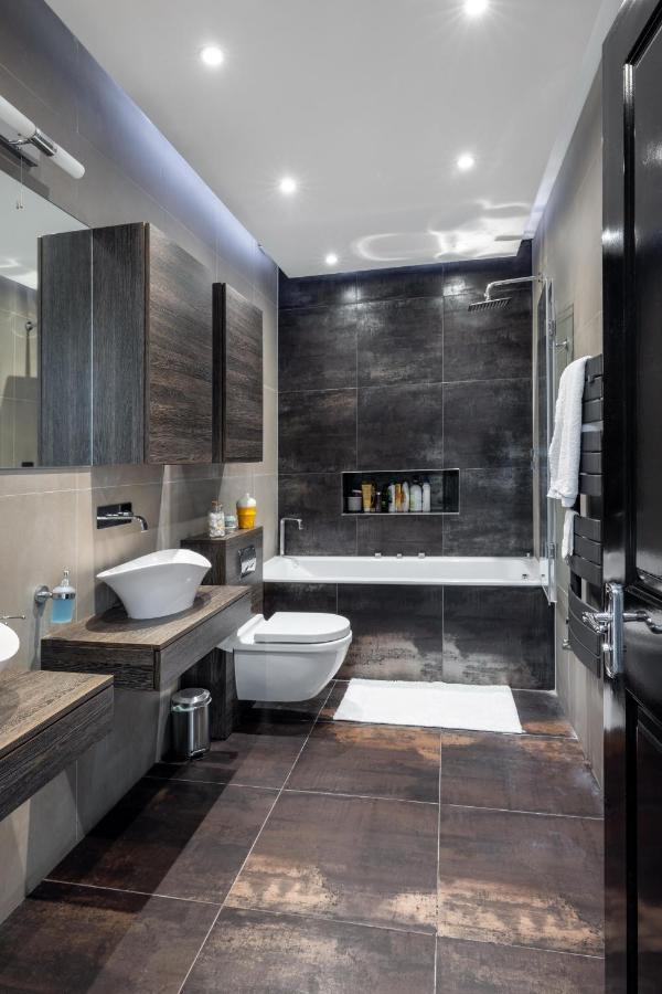 Dream House London With Gym, Cinema And Housekeeper Villa Ийлинг Екстериор снимка