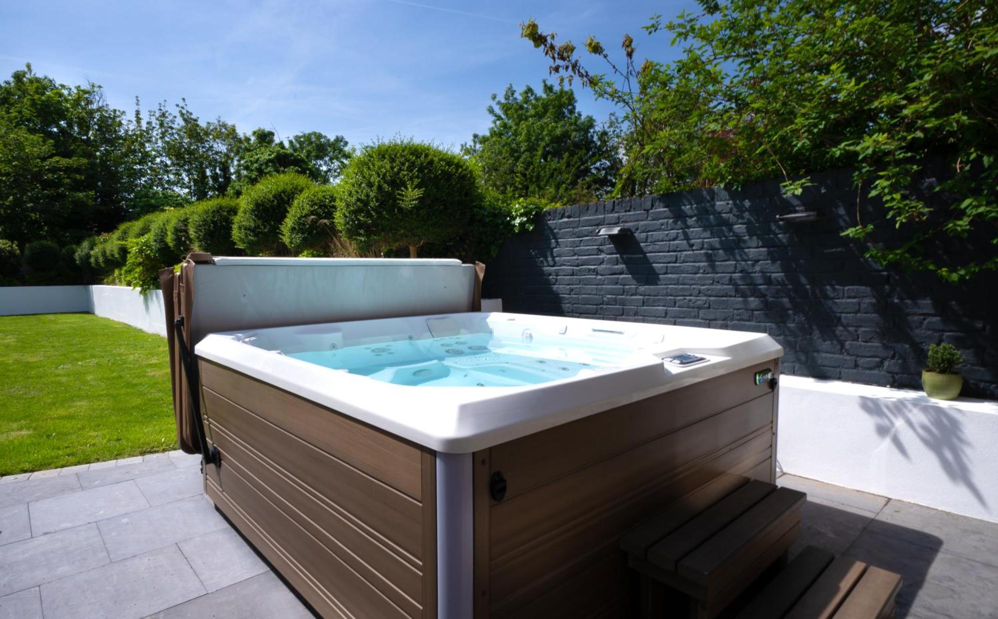 Dream House London With Gym, Cinema And Housekeeper Villa Ийлинг Екстериор снимка